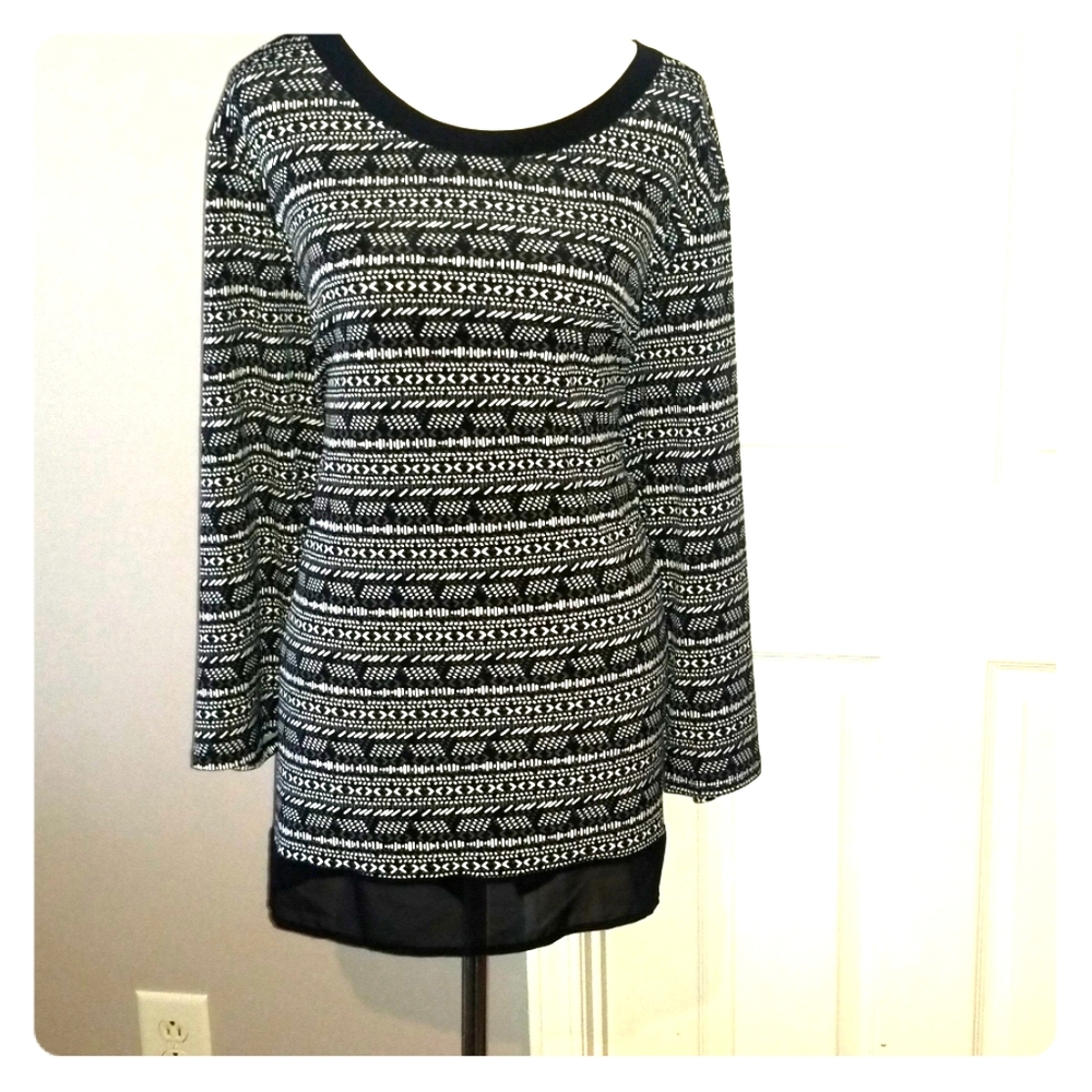 Black and white tunic NWT